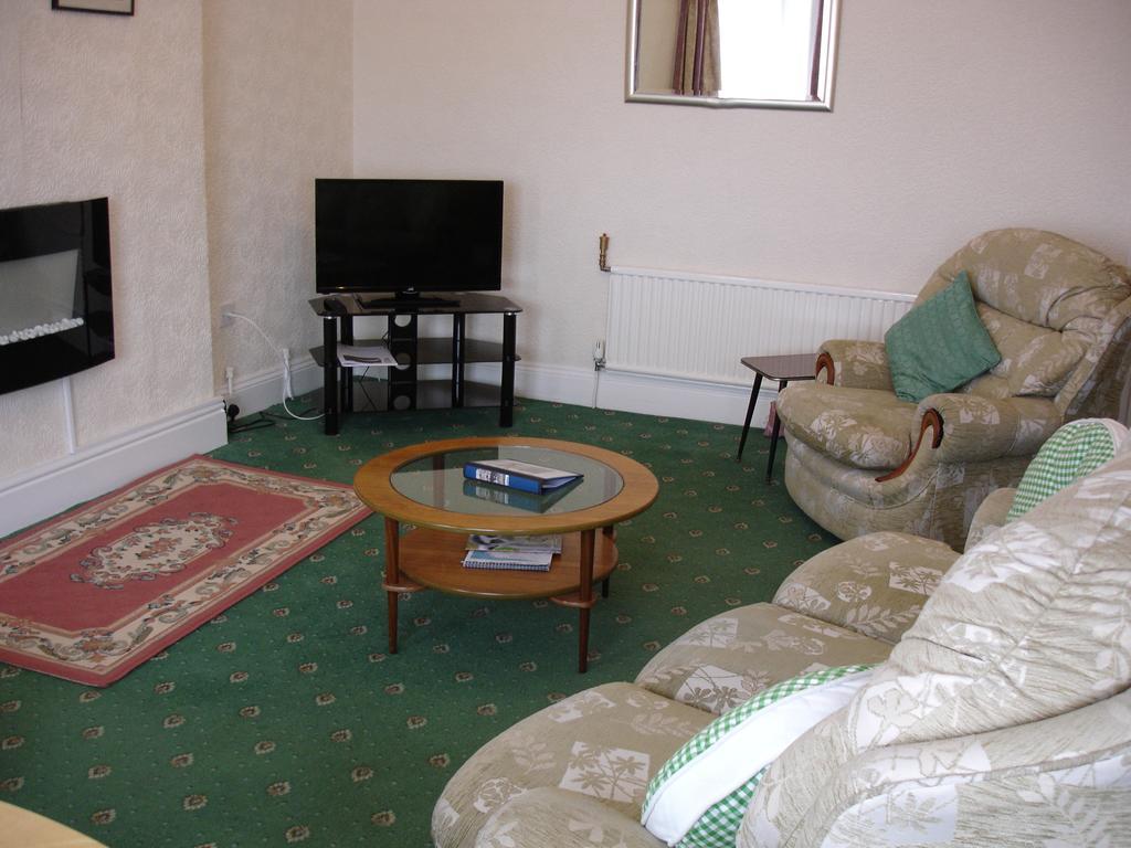 Beachmount Holiday Apartments Rhos-on-Sea Room photo
