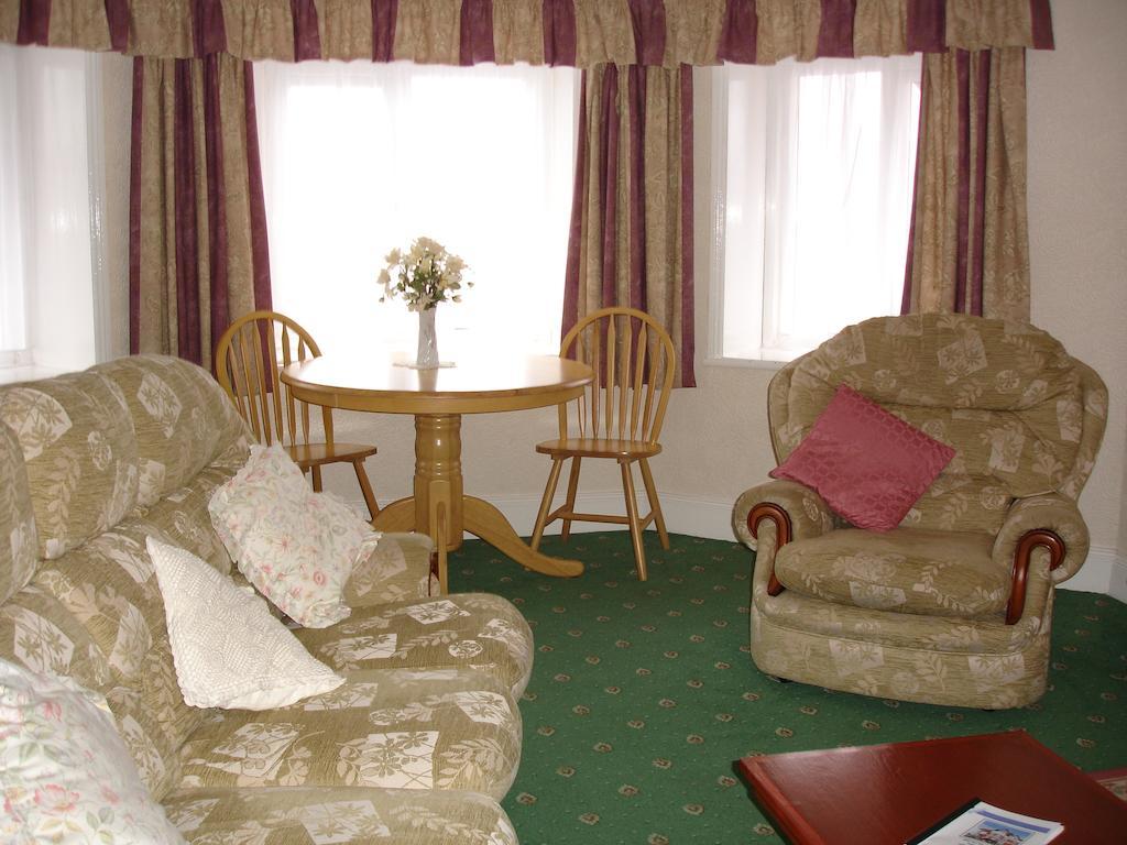 Beachmount Holiday Apartments Rhos-on-Sea Room photo