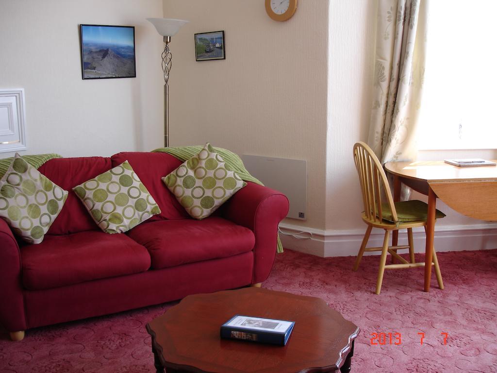Beachmount Holiday Apartments Rhos-on-Sea Room photo