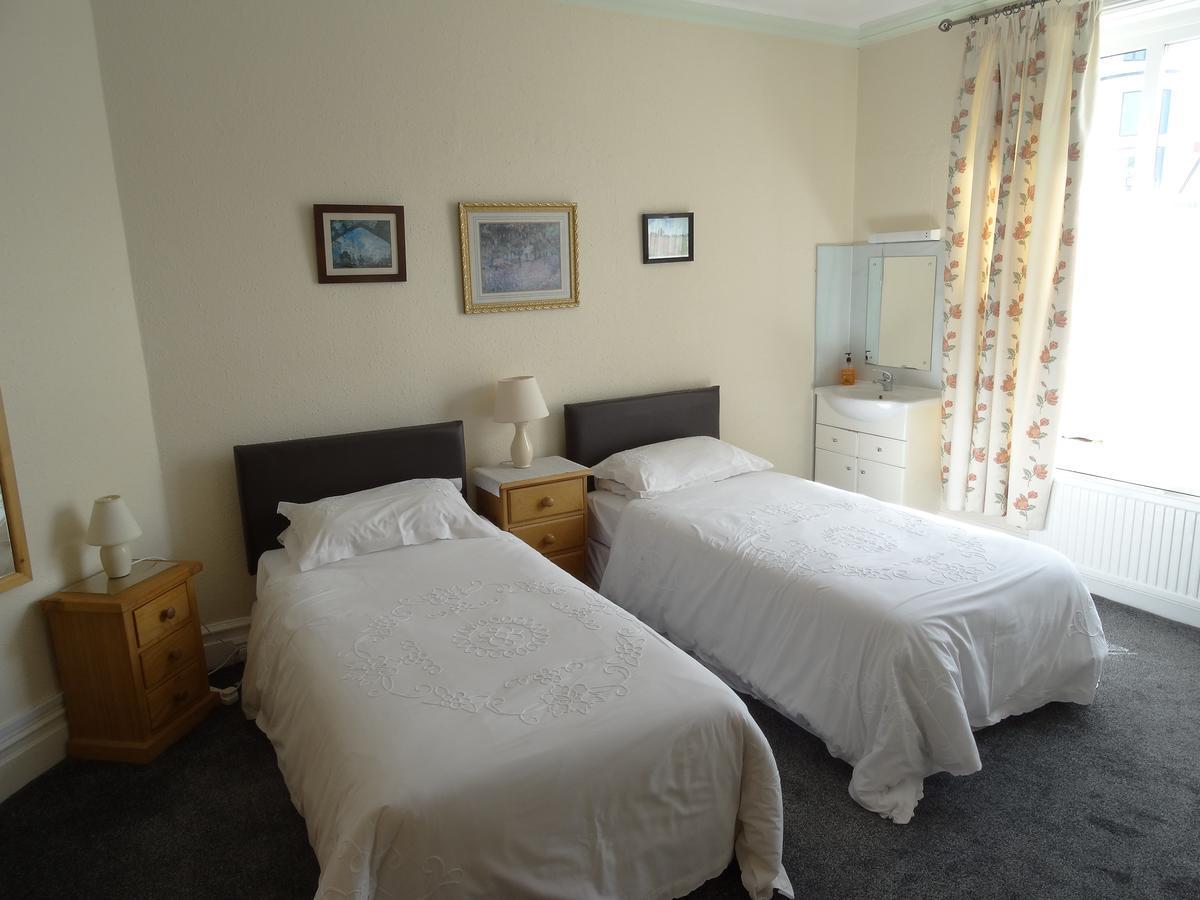 Beachmount Holiday Apartments Rhos-on-Sea Exterior photo