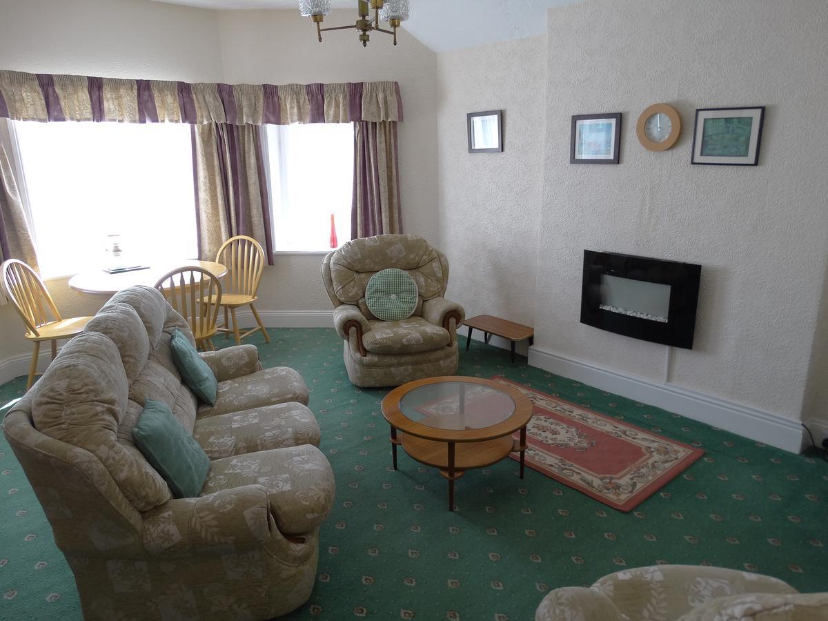 Beachmount Holiday Apartments Rhos-on-Sea Exterior photo